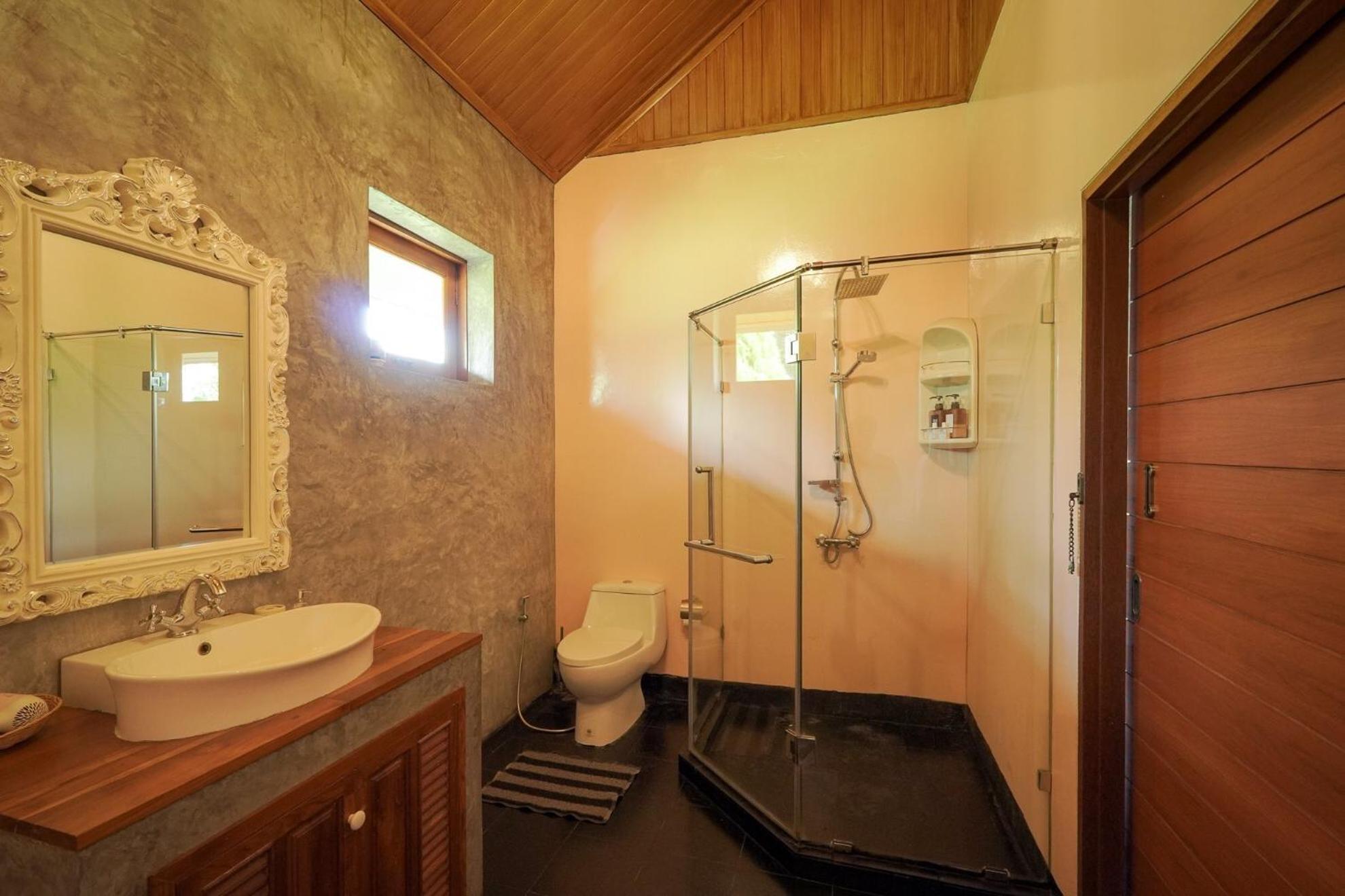 Bed & Breakfast The Wes Village, Incl Free Breakfast & 100 Thb Food Gift 3*