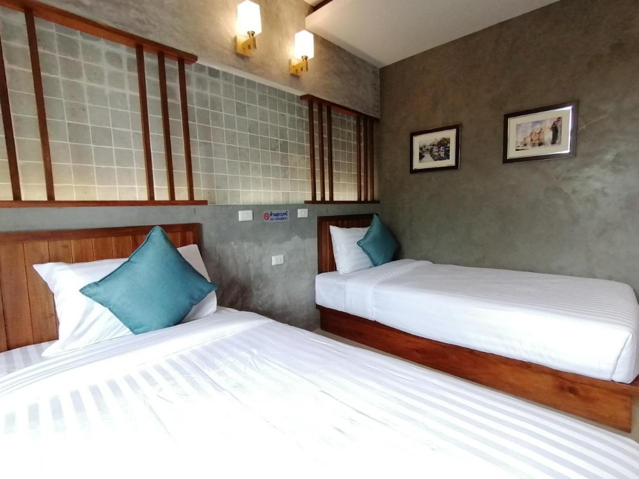 Resort Jr Place