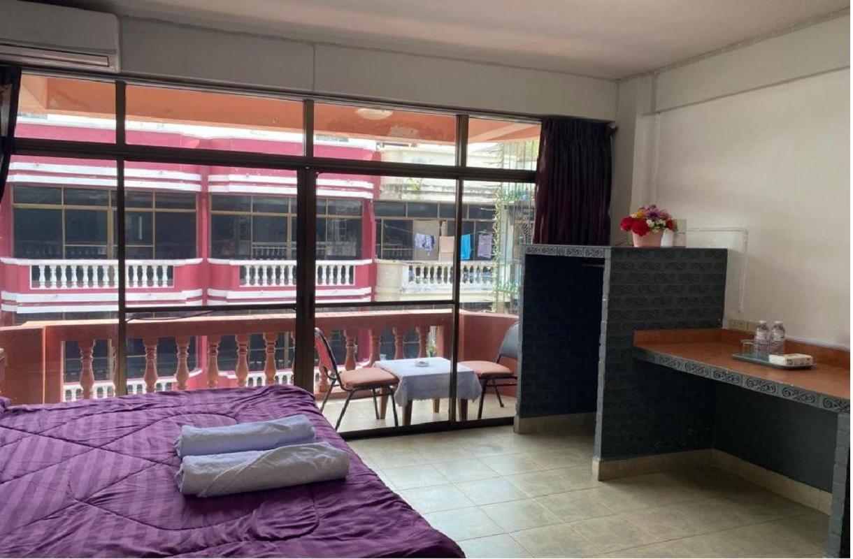 Homestay Pluemchai *