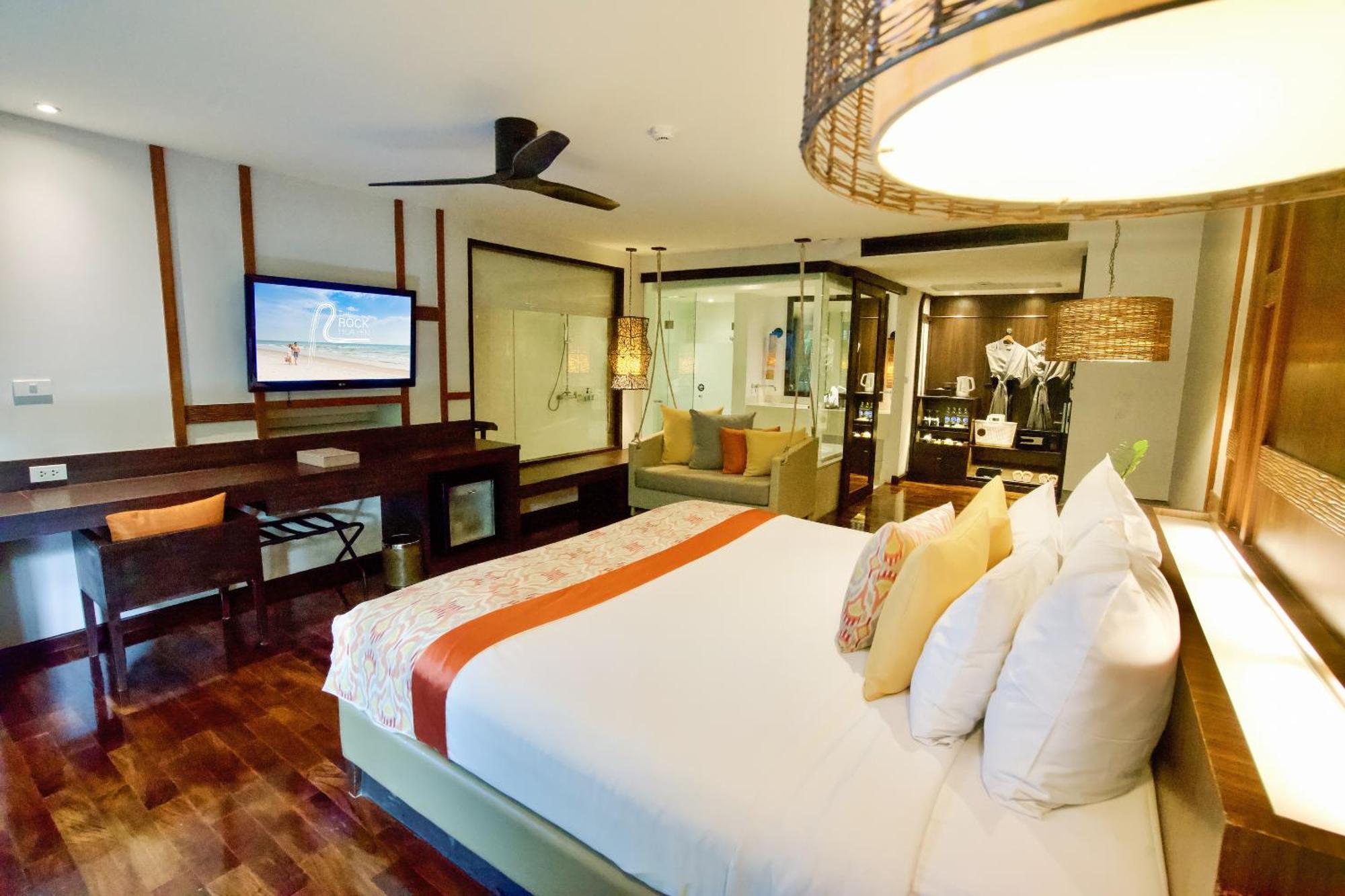 Resort The Rock Beachfront 4*