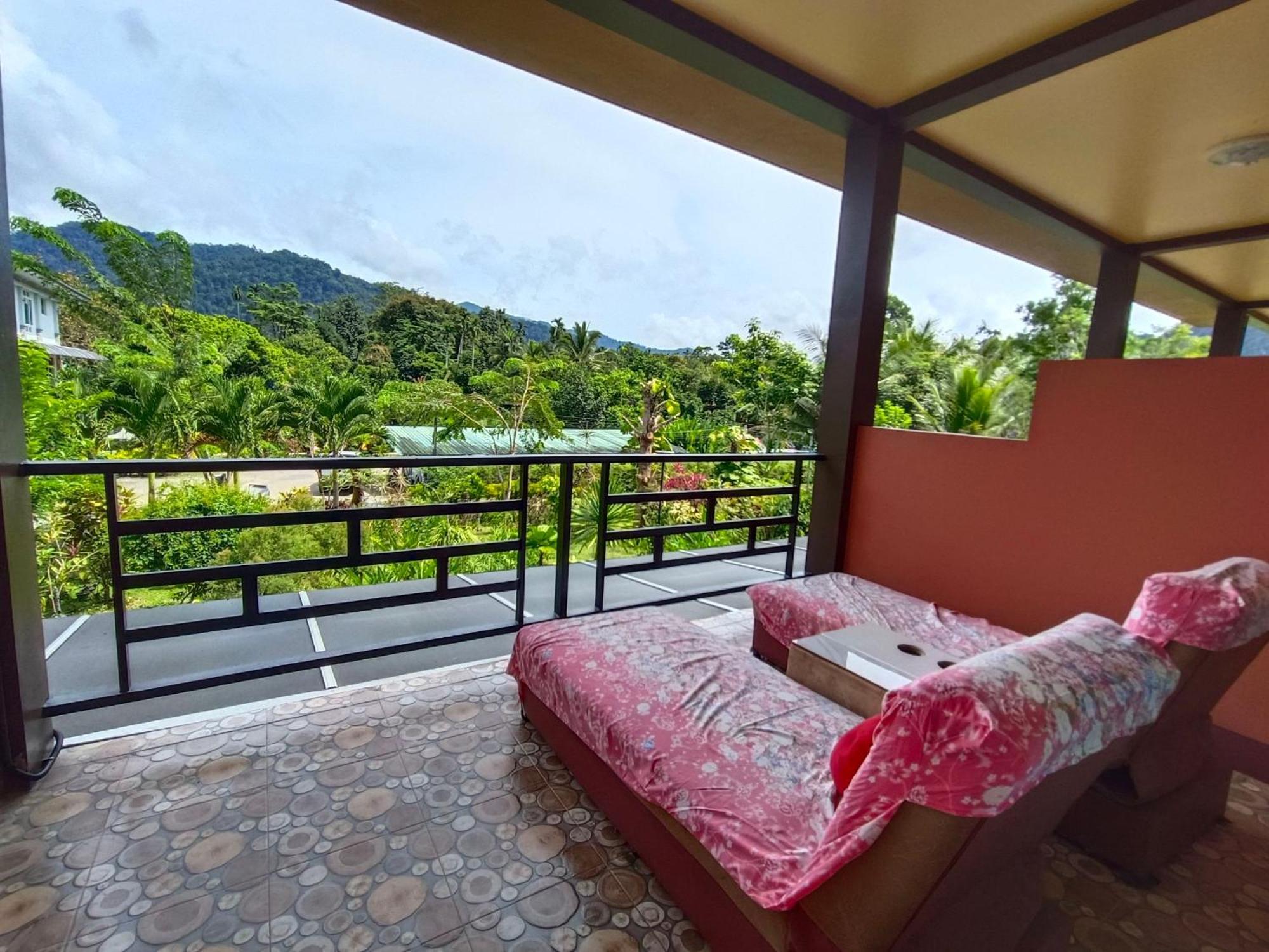 Khao Sok Country 2*