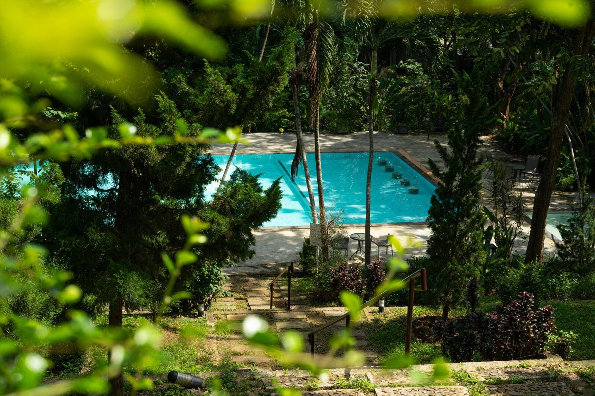 Hotel Issara Boutique Winery