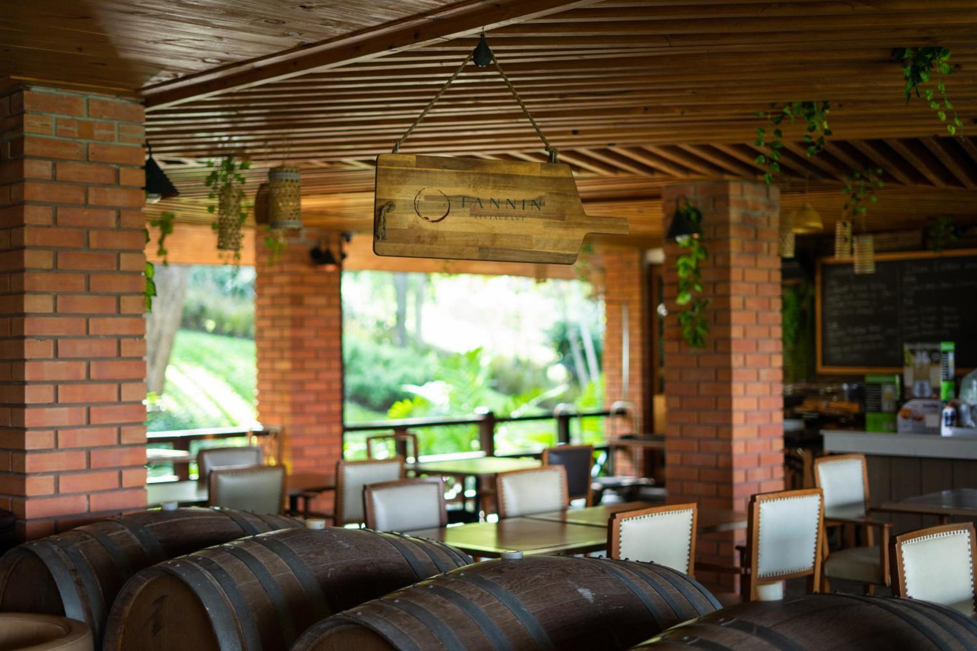 Hotel Issara Boutique Winery 4*
