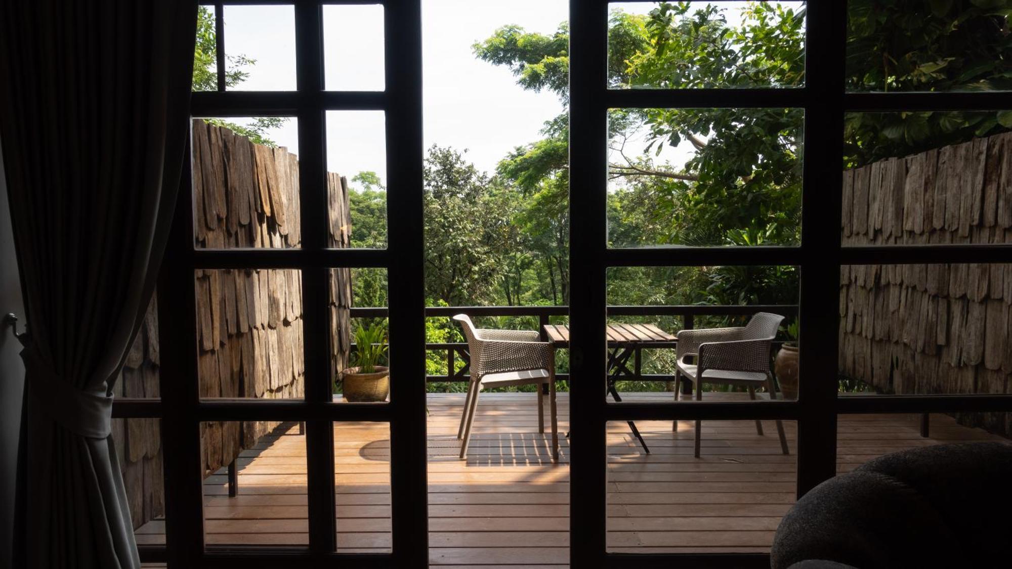 Hotel Issara Boutique Winery