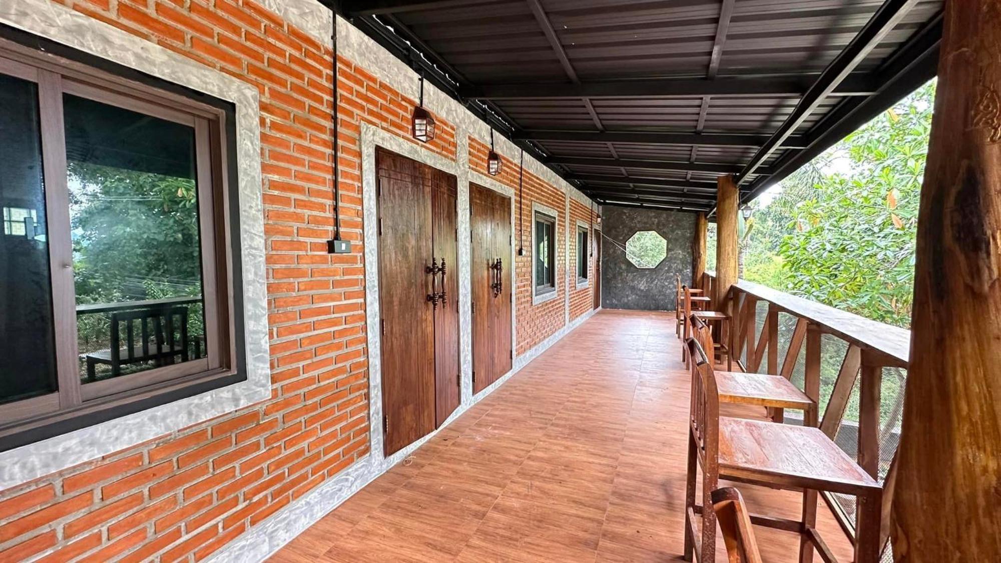 Ban Pataraphan: Traditional Thai Retreat In Khunyuam, Maehongson *