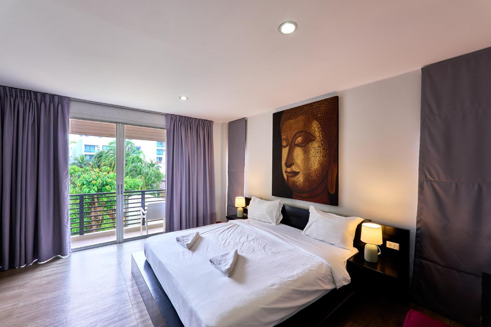 Jinta Andaman Kata Beach (Phuket)