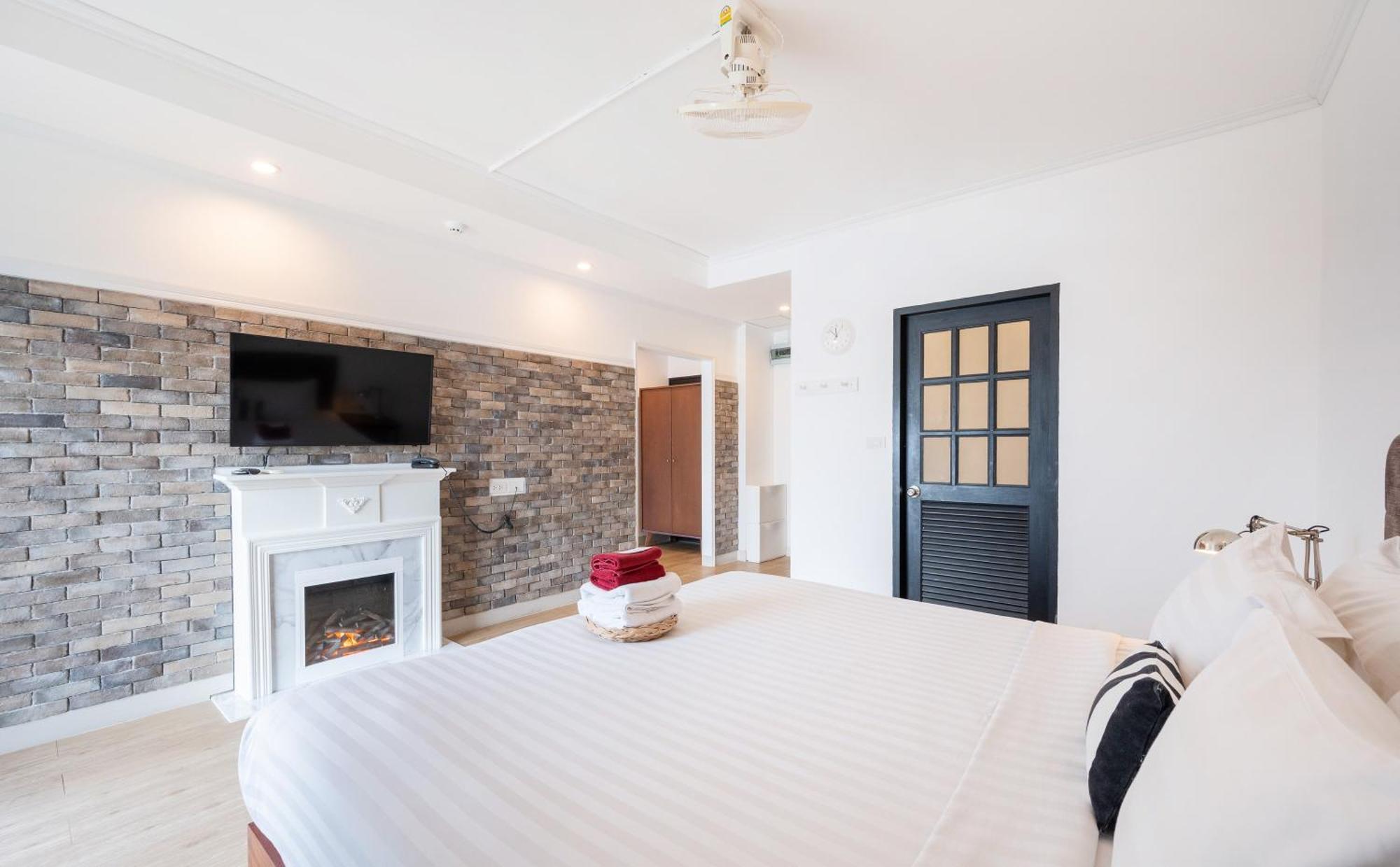Hotel The Corner 3*