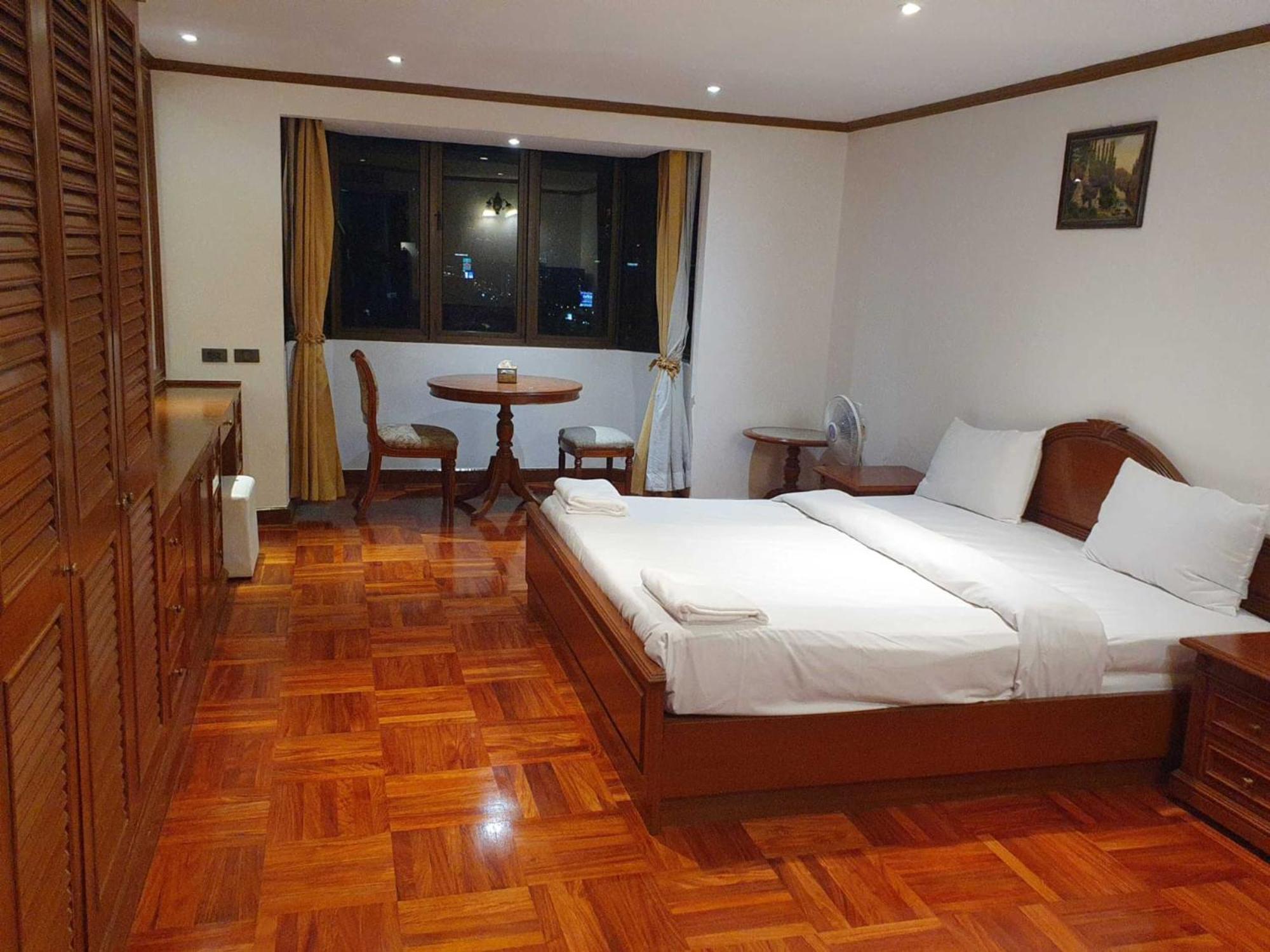 Hotel Omni Tower Sukhumvit Nana Direct Banguecoque