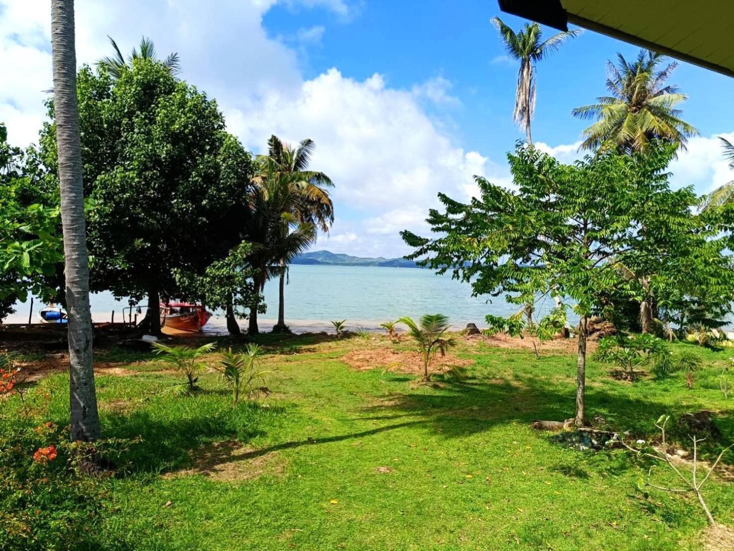 Three Monkeys Guest house *