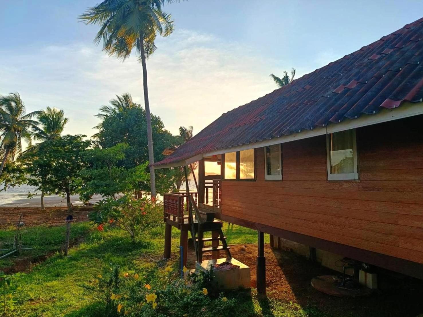 Guest house Three Monkeys *