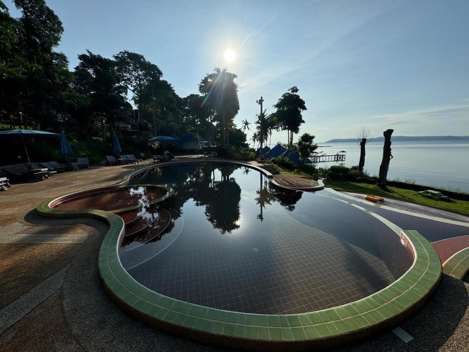 Buri Hut Natural 3*