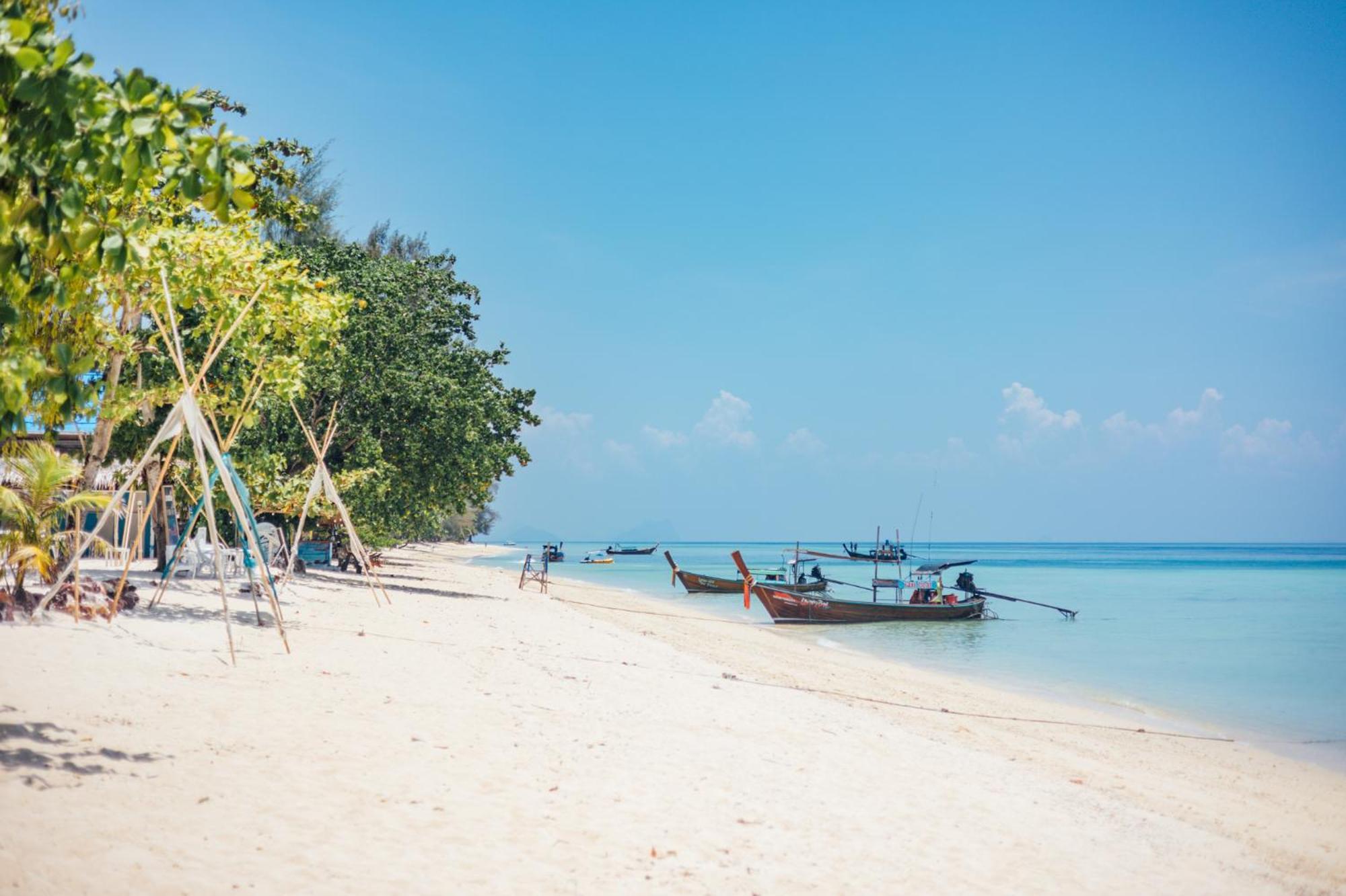Mayalay Resort-green Resort