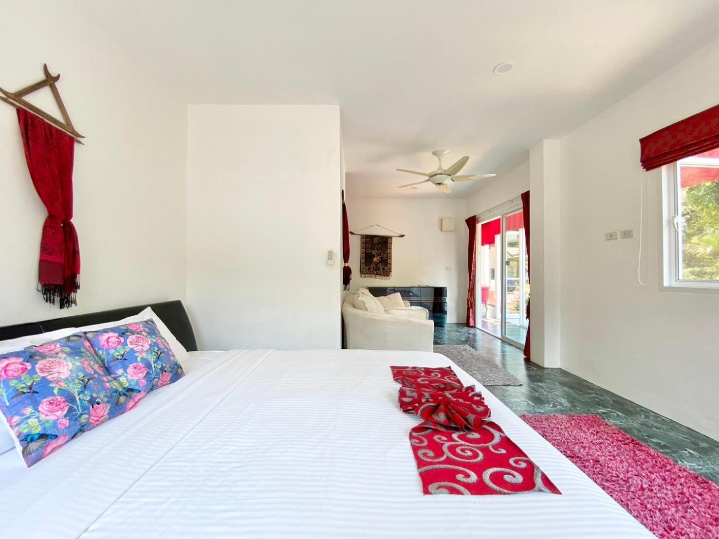 - Nap Dau - 10 Bedroom Private Pool - Phuket Villa Chalong