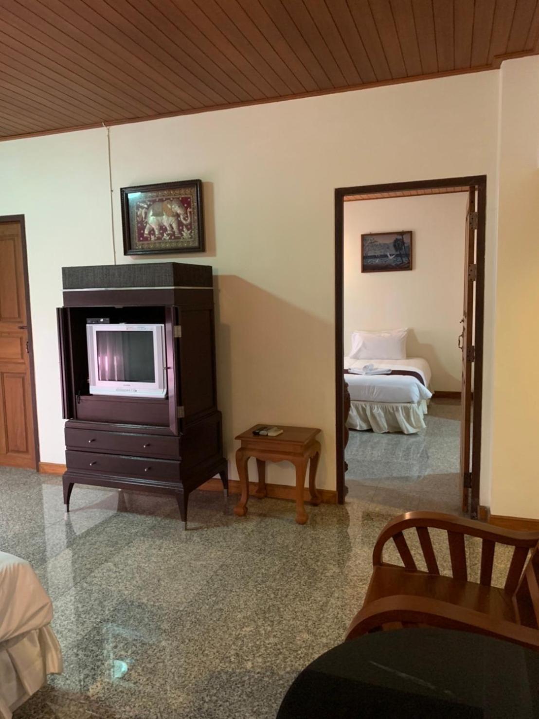 Hotel Andaman & Tak