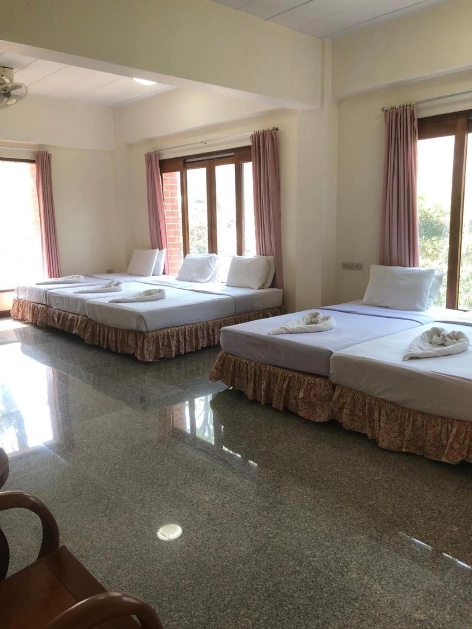 Hotel Andaman & Tak