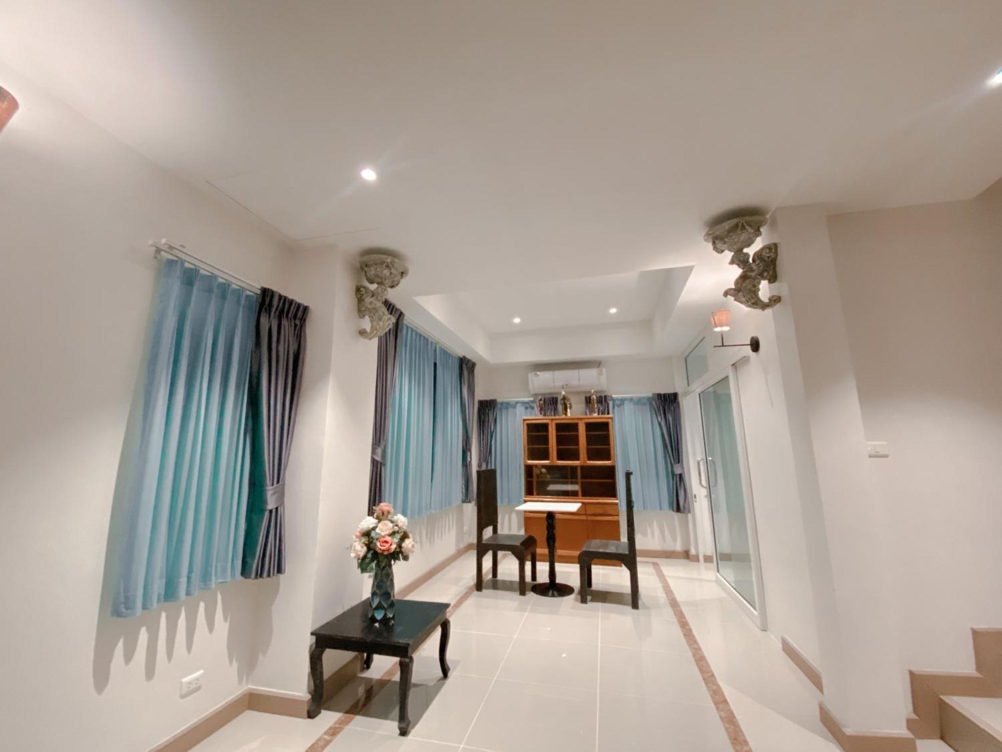 Homestay Happy Land