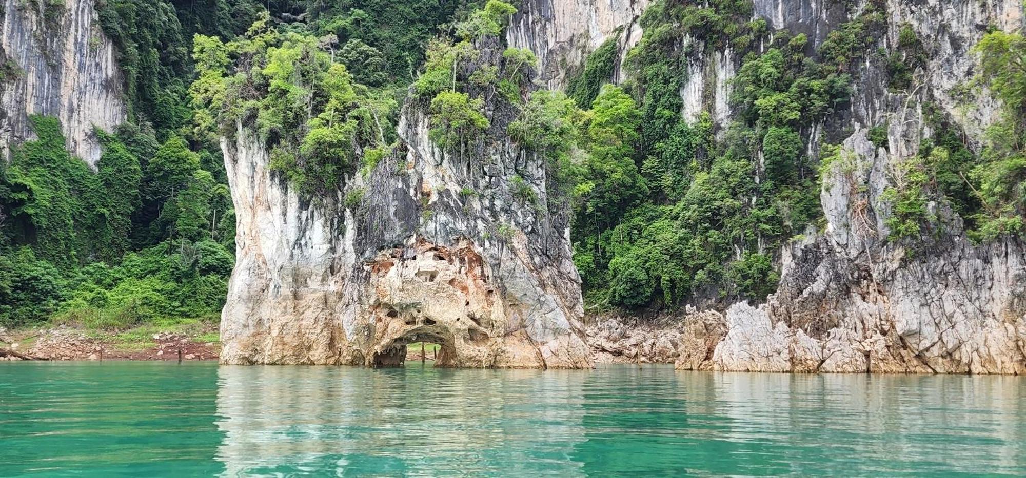 Khaosok Happy House * Khao Sok National Park