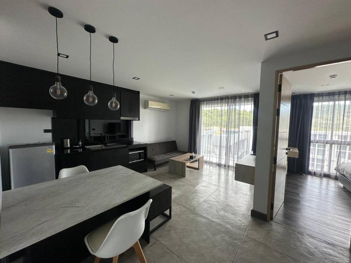 Modern On Naiharn *