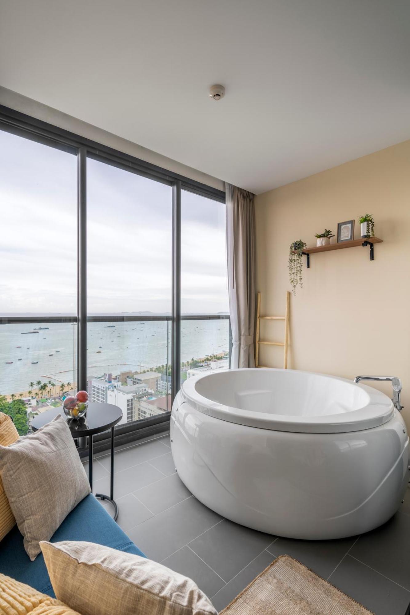 Vacaystation Edge Hotel