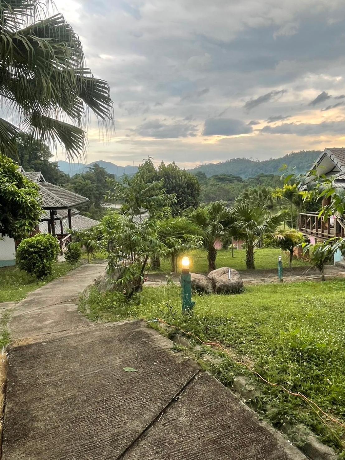 & Baan Chonphao Lodge Pai
