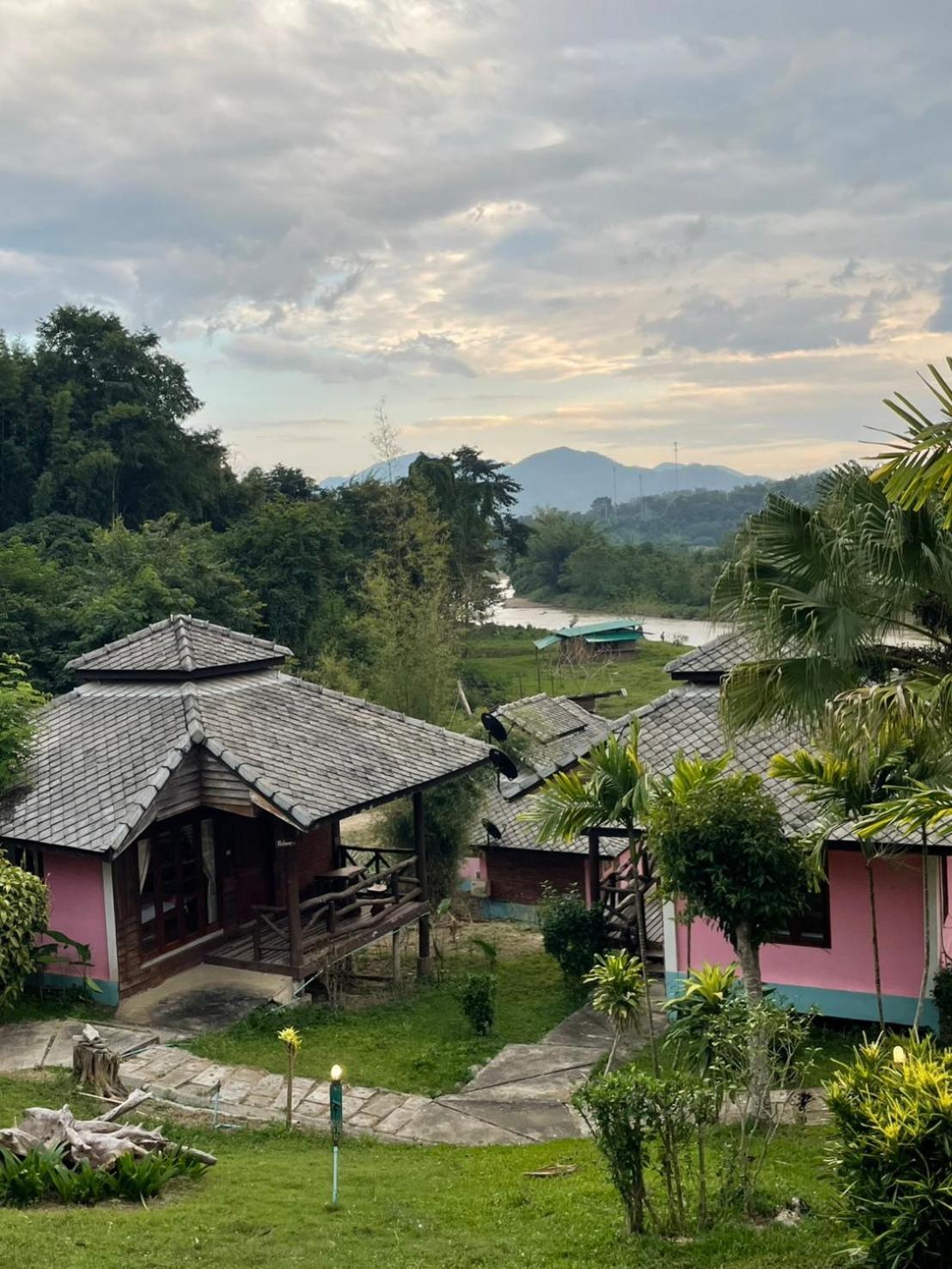 & Baan Chonphao Pai