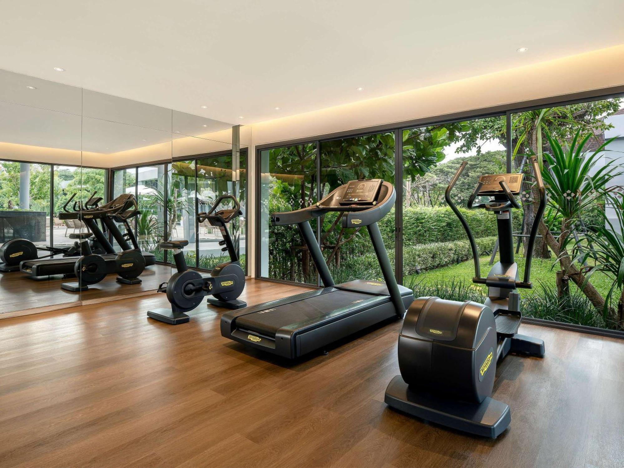 Mercure Rayong Lomtalay & 4* Mae Phim