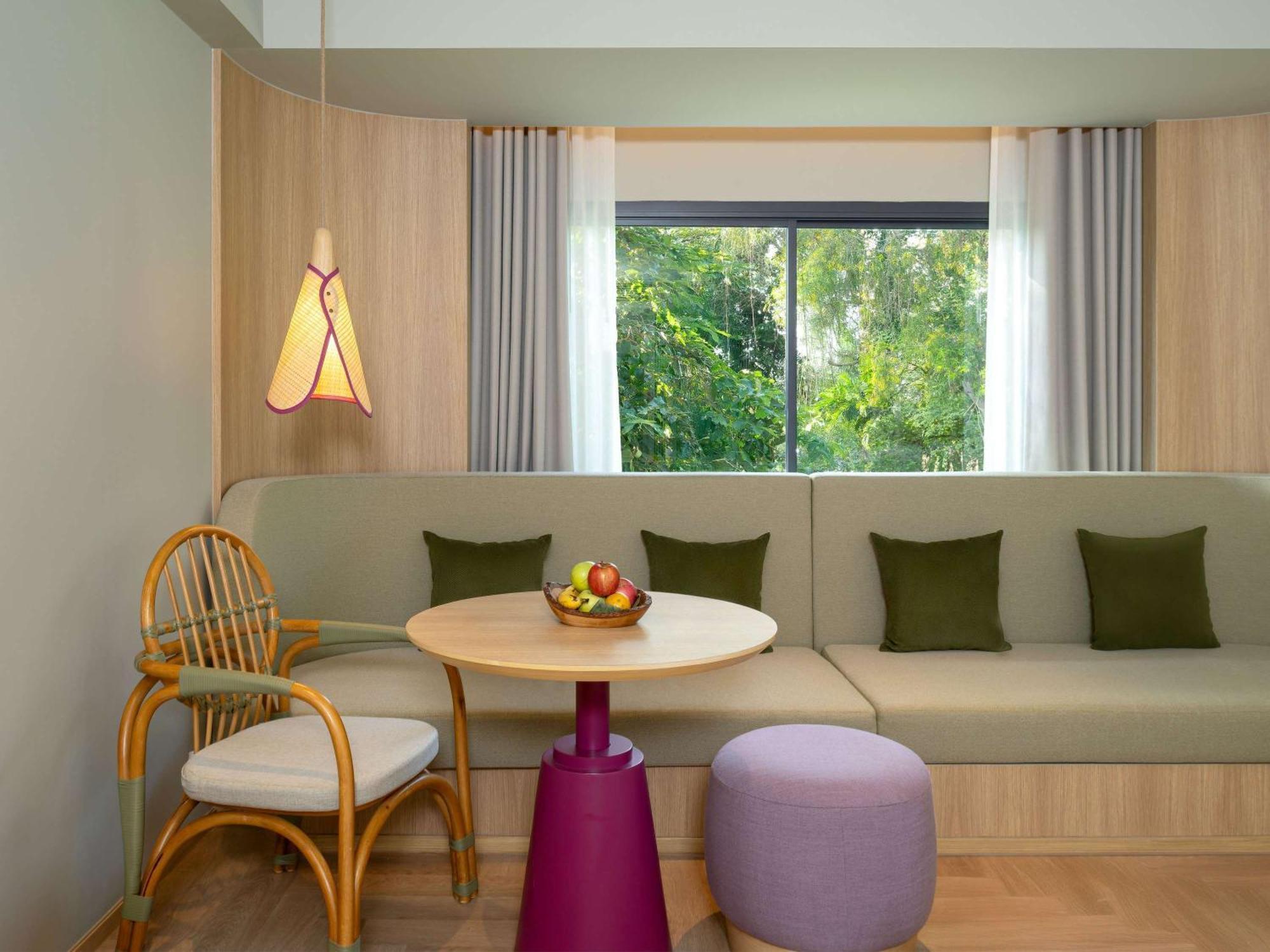 Mercure Rayong Lomtalay &