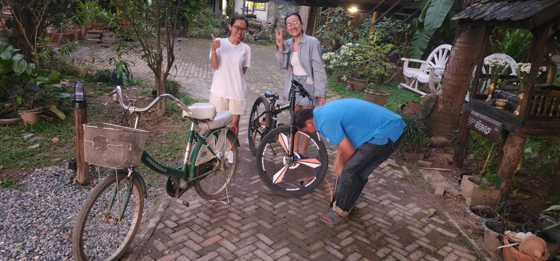 Tung Tong & *