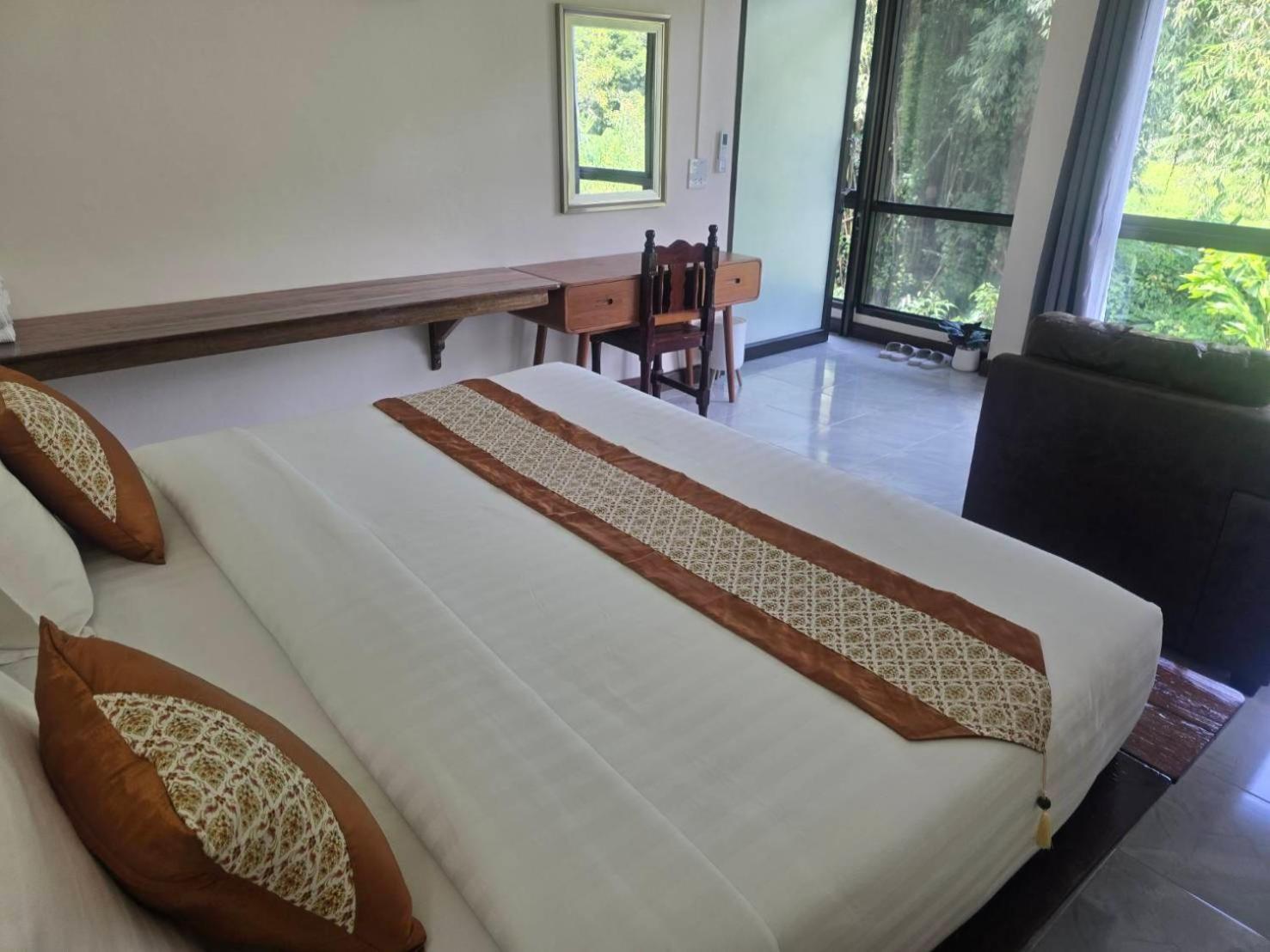 Malulee Khaosok Resort
