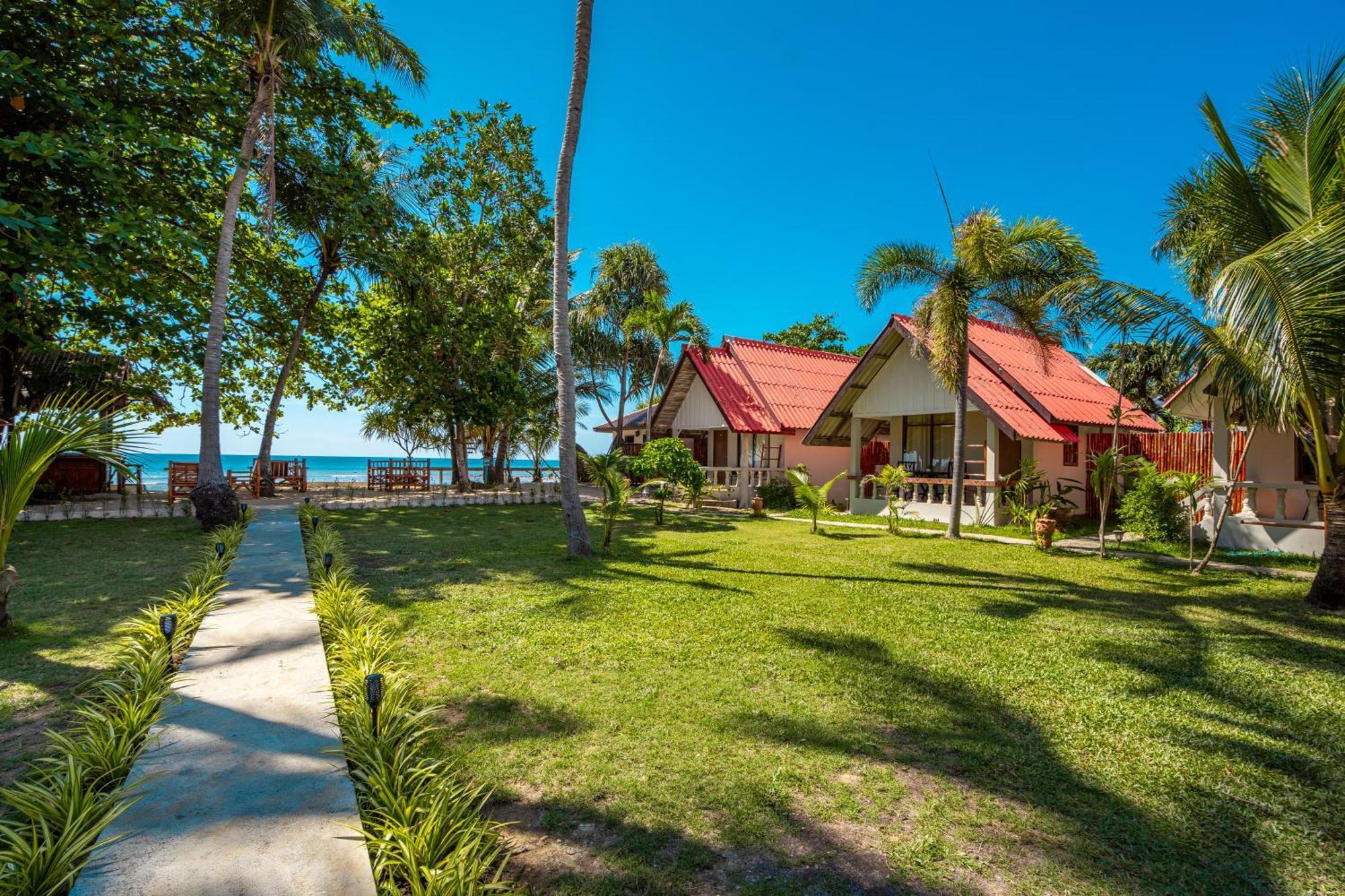 Lanta Beachfront Resort *
