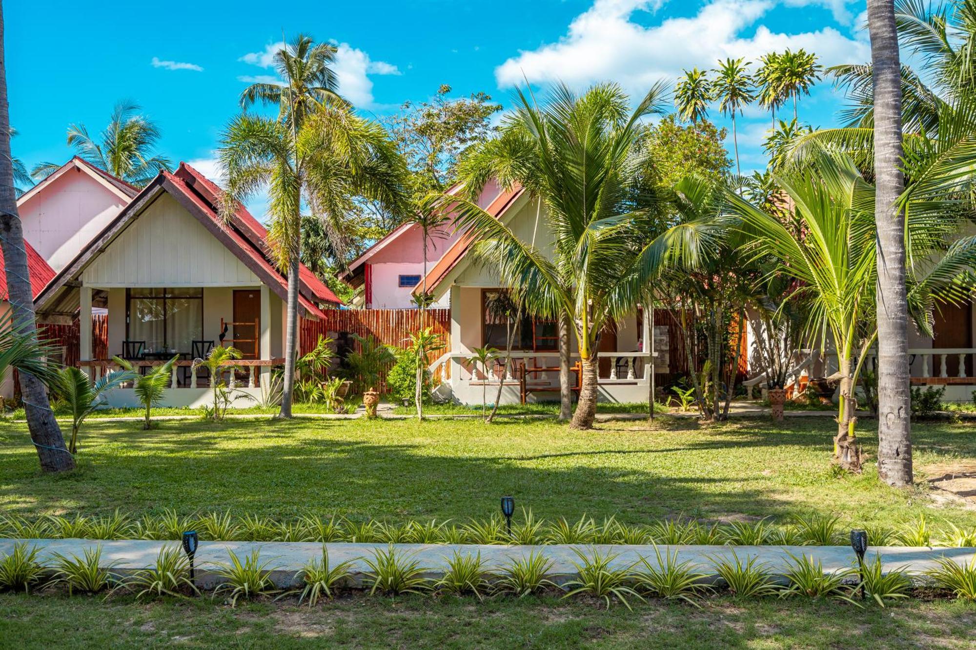 Lanta Beachfront Resort