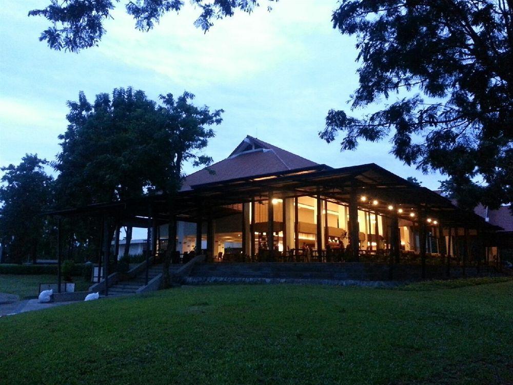 Lakeside By Mida Hotel 4*