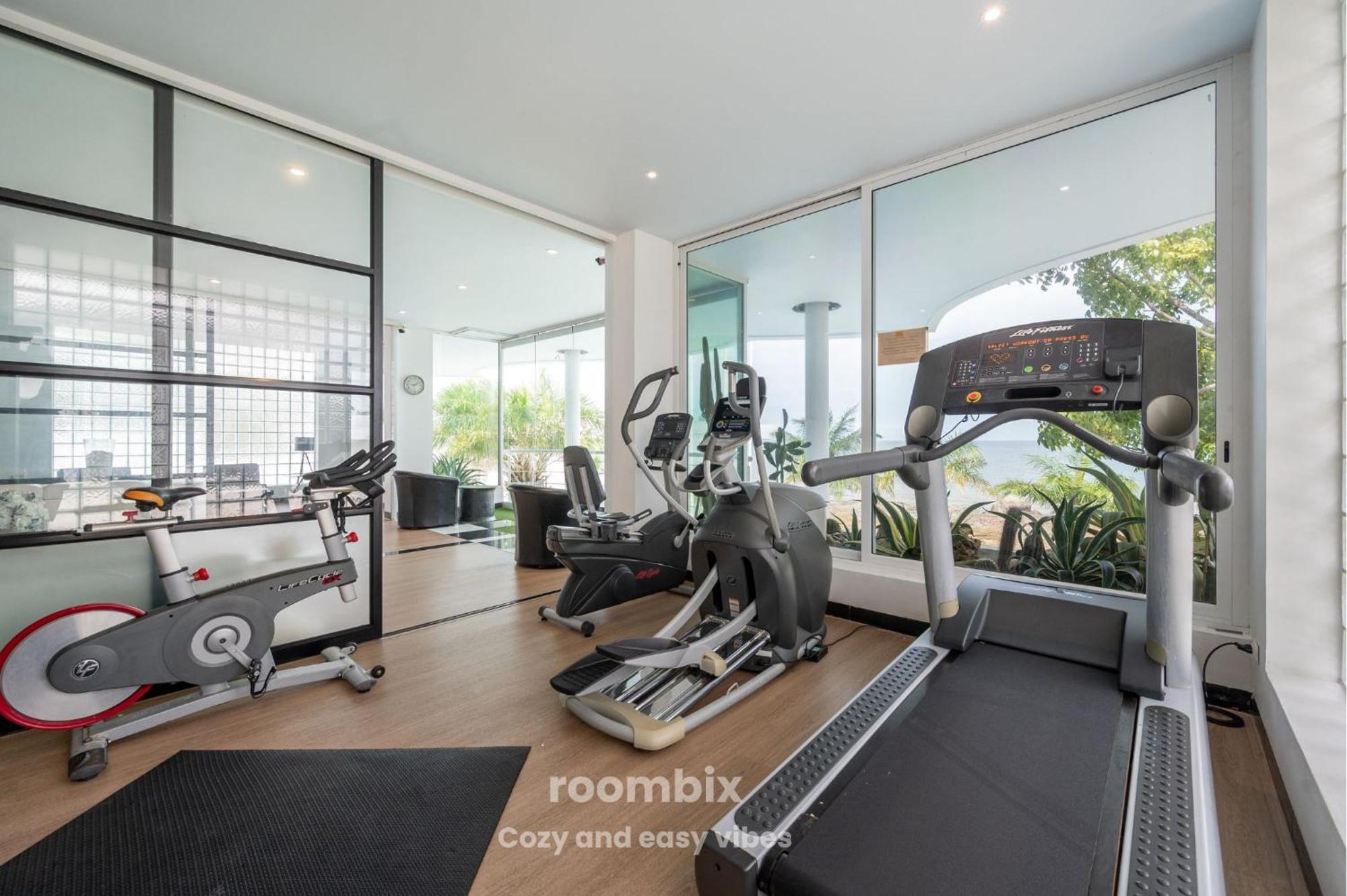 Pure Sunset - Ocean View Room, Pattaya * Na Chom Thian