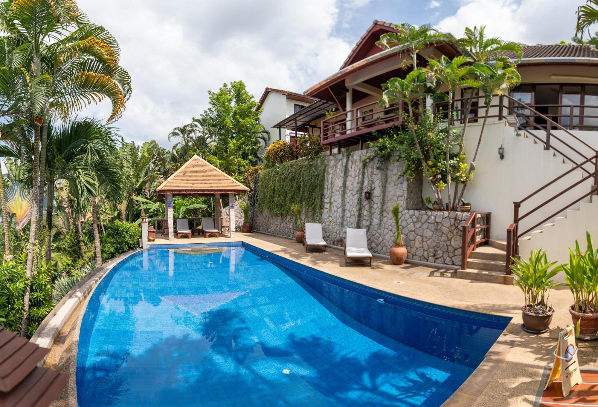 Baiyok Seaview And Edge Pool Pousada Patong