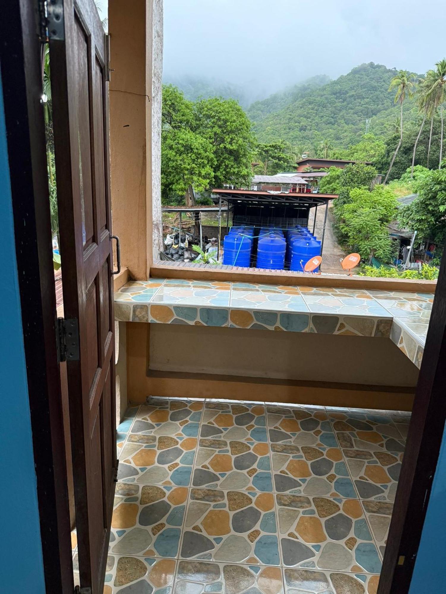 Guest house P'un House Koh Tao