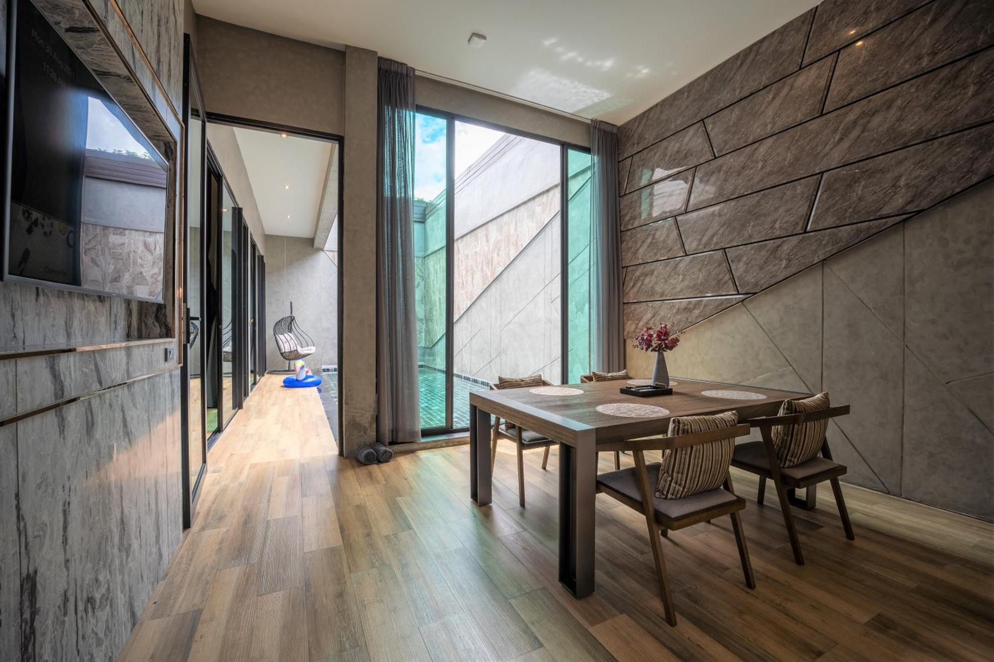 La Miniera Pool Pattaya - Small Luxury Of The World