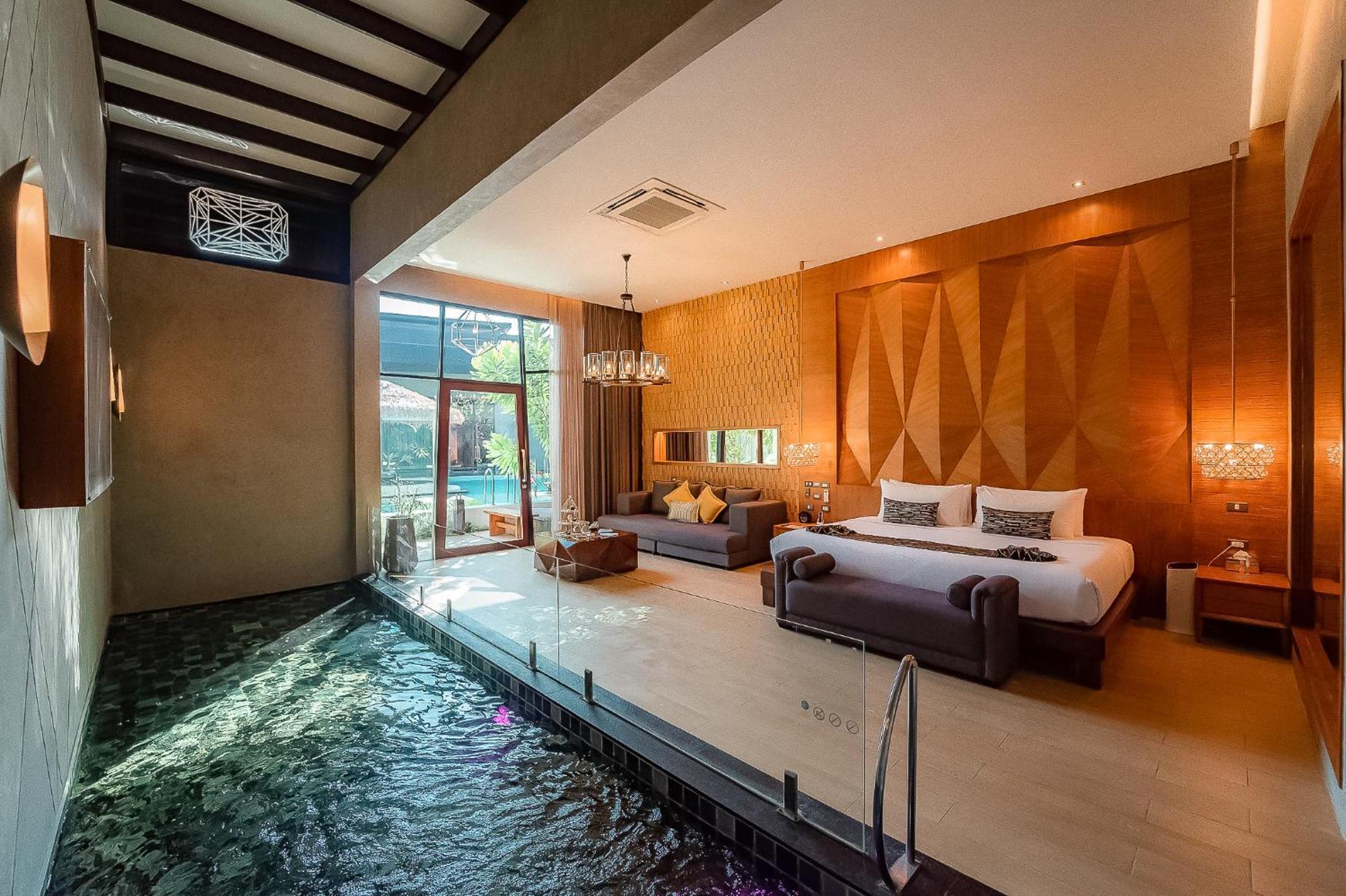Hotel La Miniera Pool Pattaya - Small Luxury Of The World