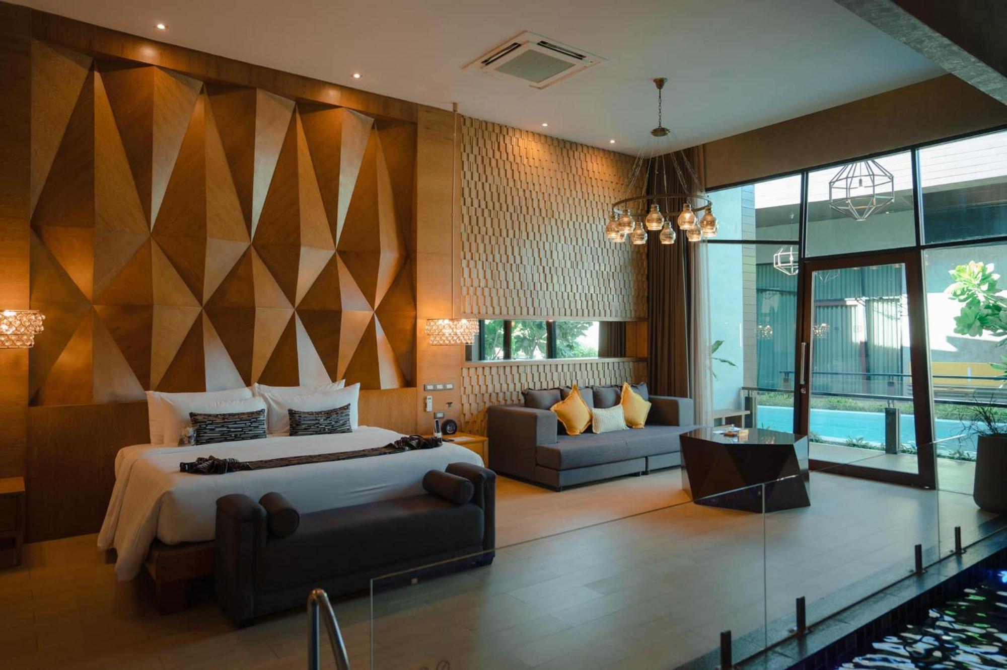 Hotel La Miniera Pool Pattaya - Small Luxury Of The World