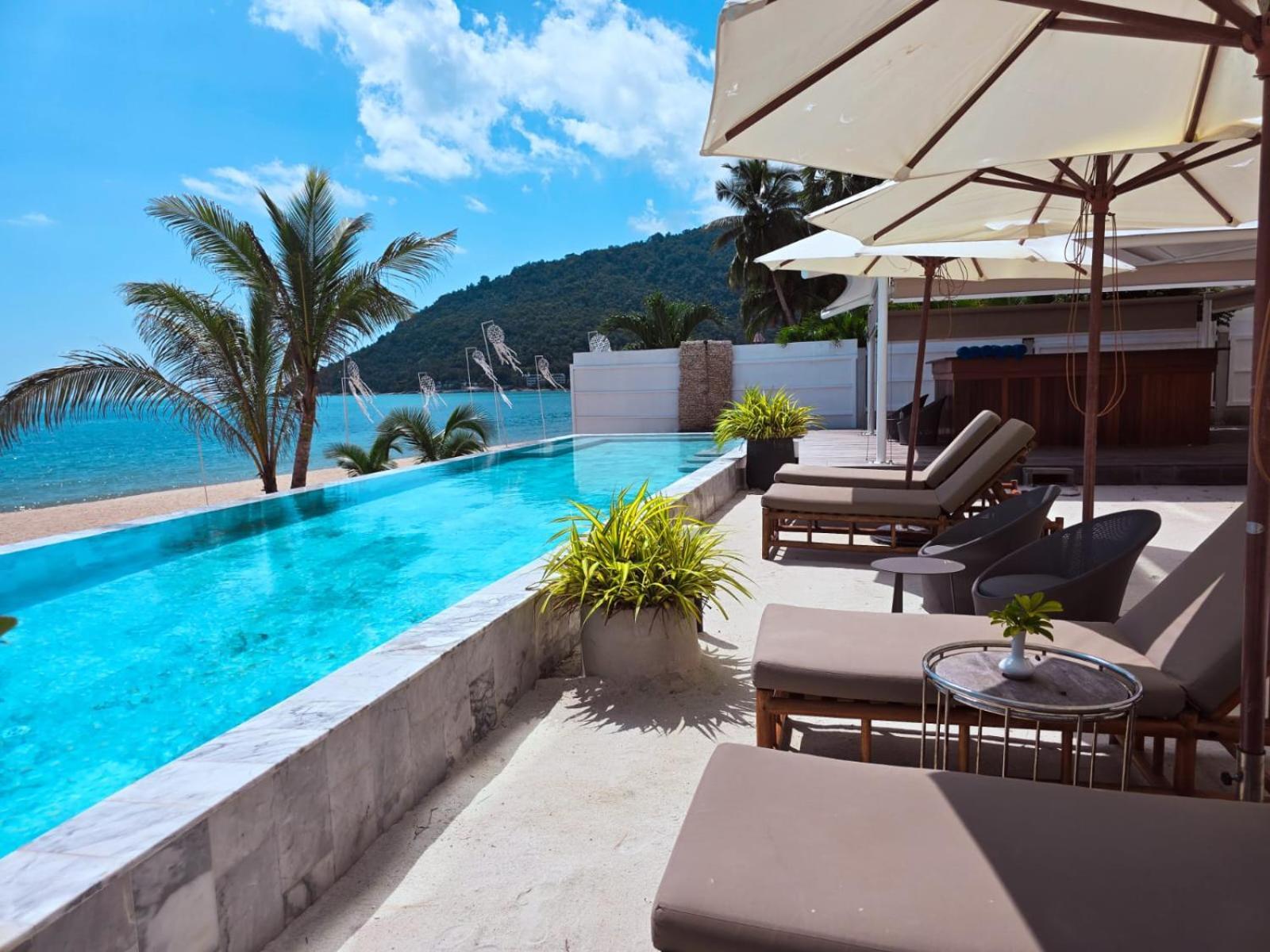 Elite Atoll Beachfront 4*