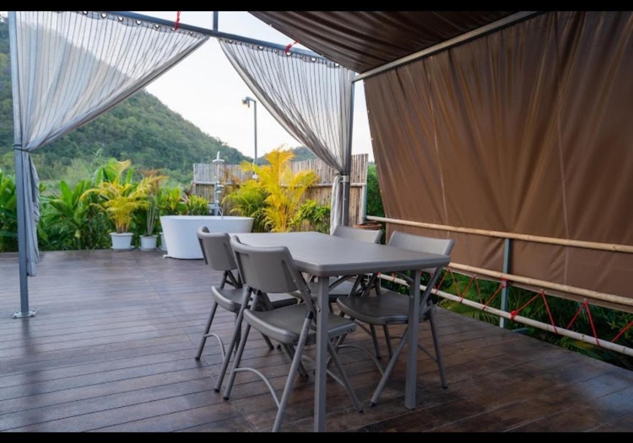 Luxury tent Chavallee Ban Tha Chang