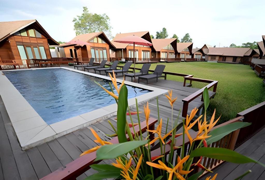 100 Islands & Hotel 3*