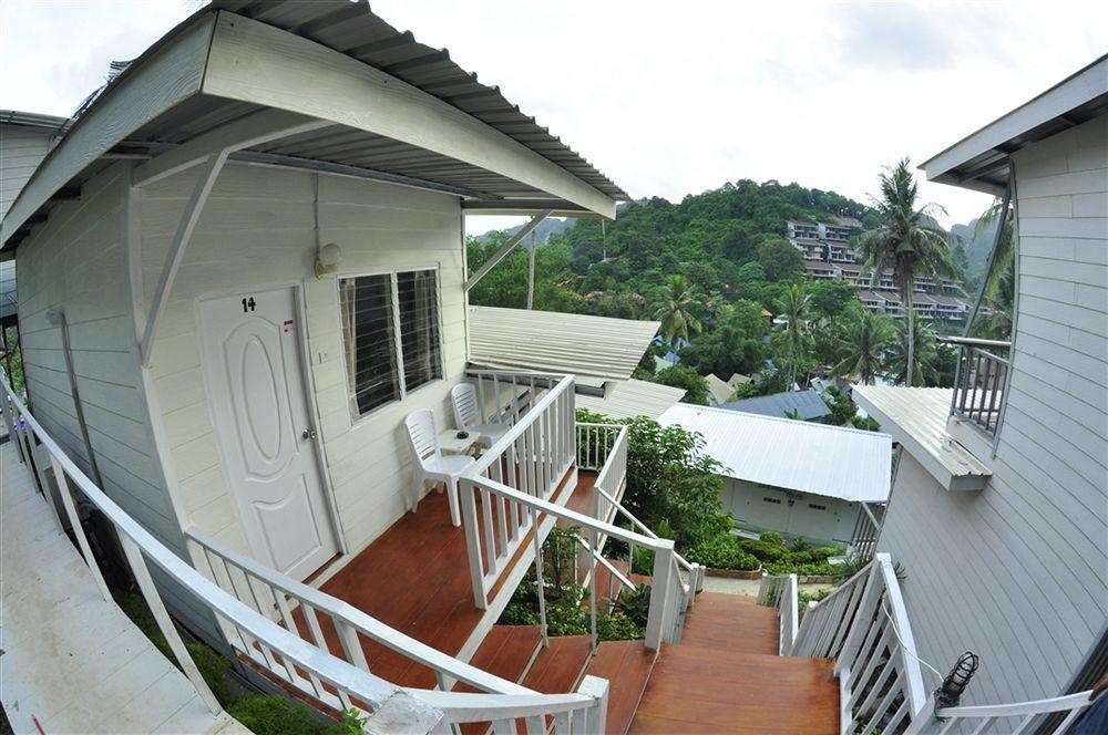 Lodge Uphill