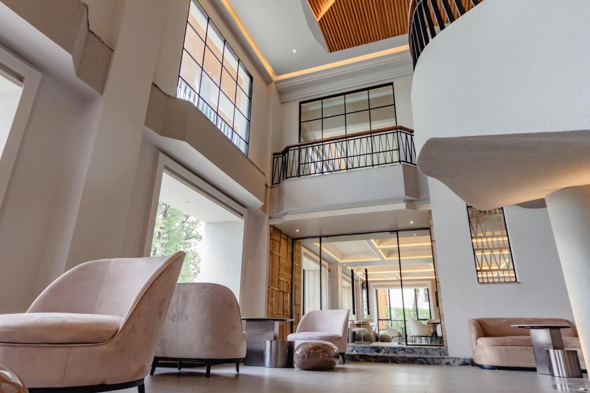 Resort Amora Phuket 5*