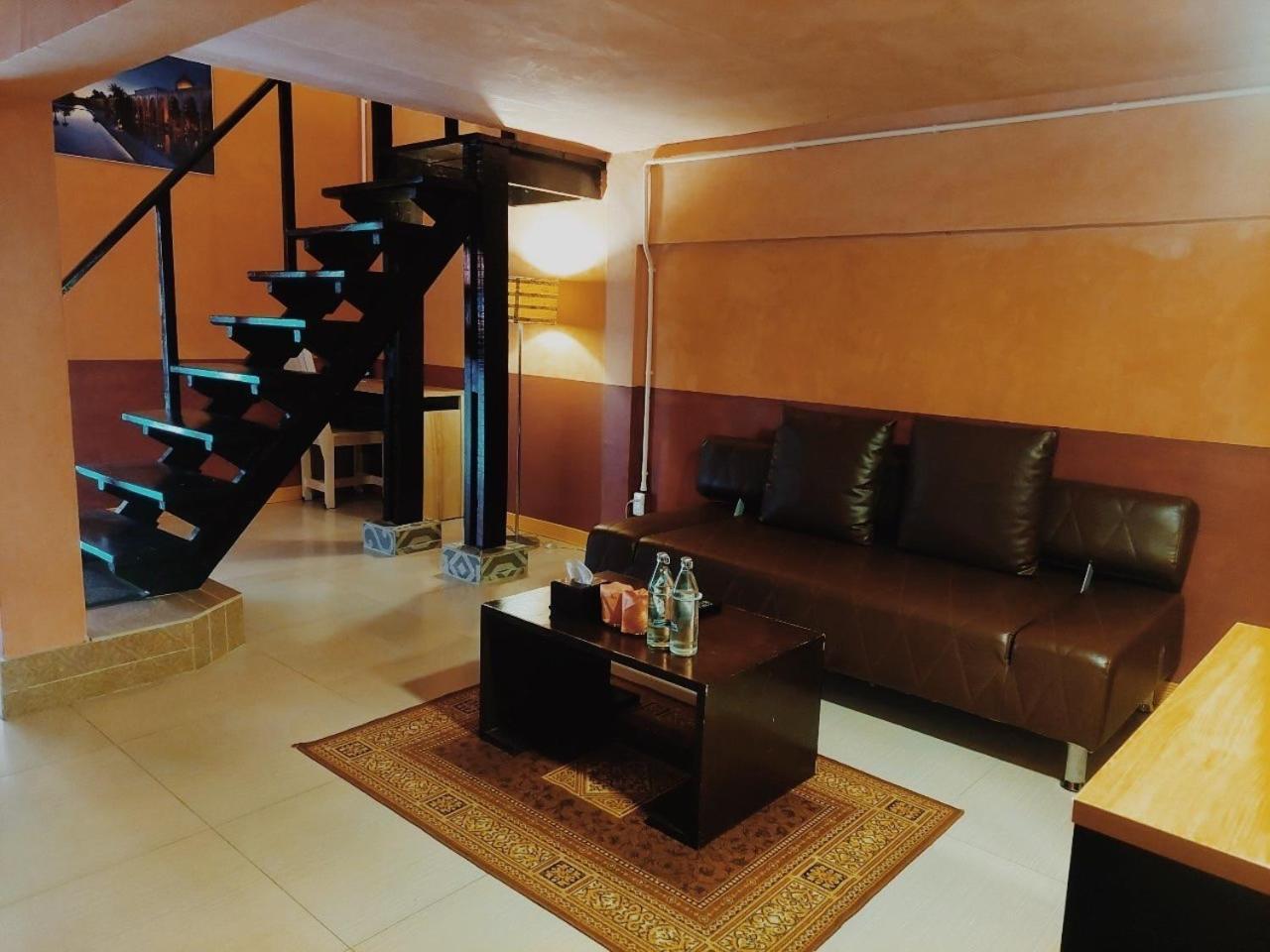 Retro Box 3* Chumphon