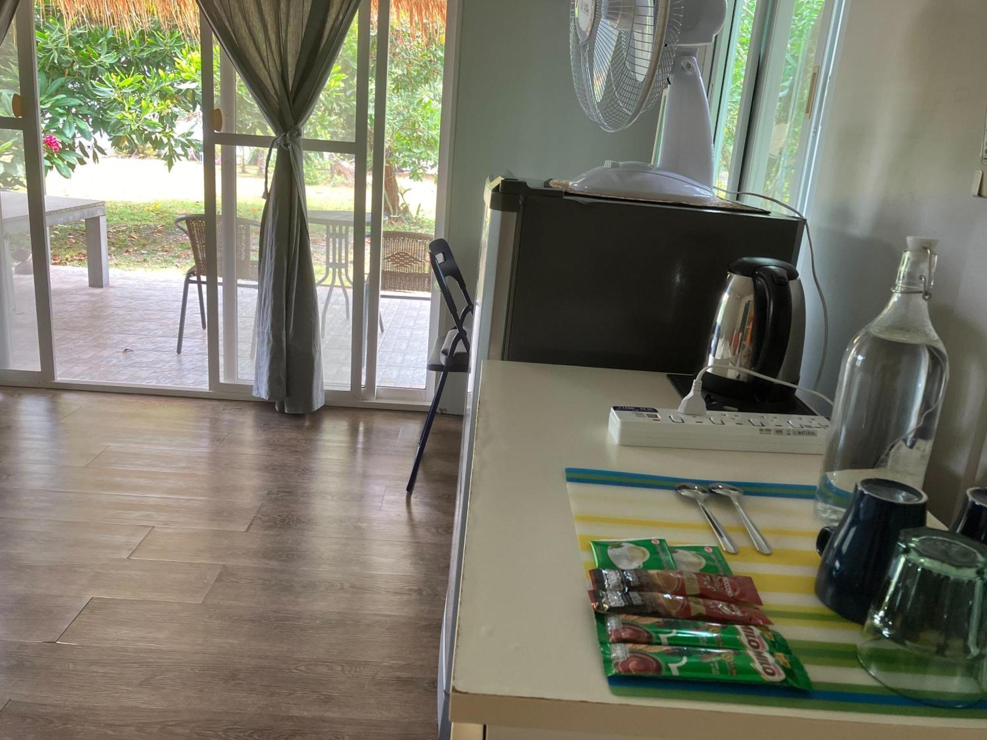 Naivacha Tent Holiday park Koh Mak