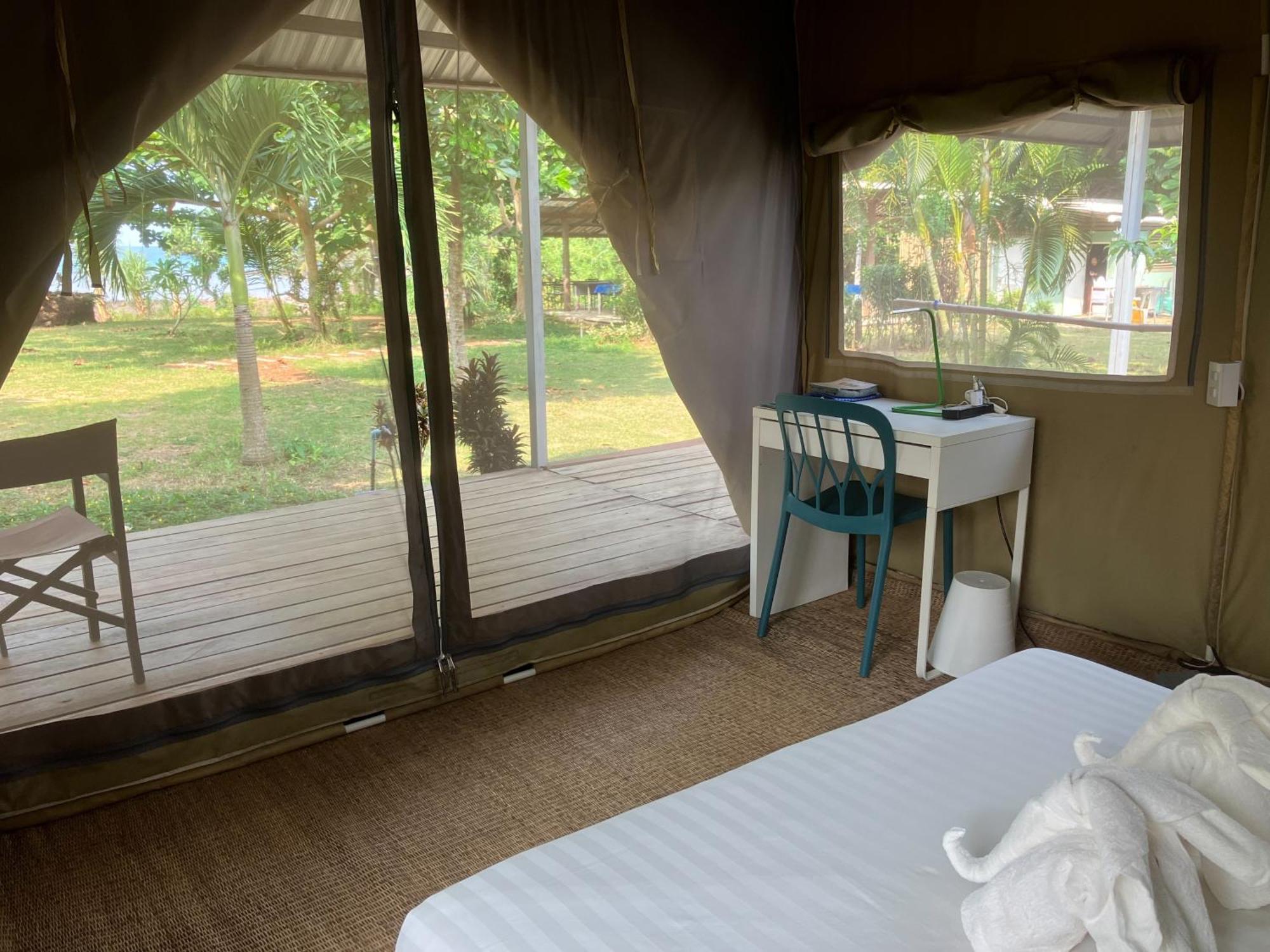 Naivacha Tent Koh Mak