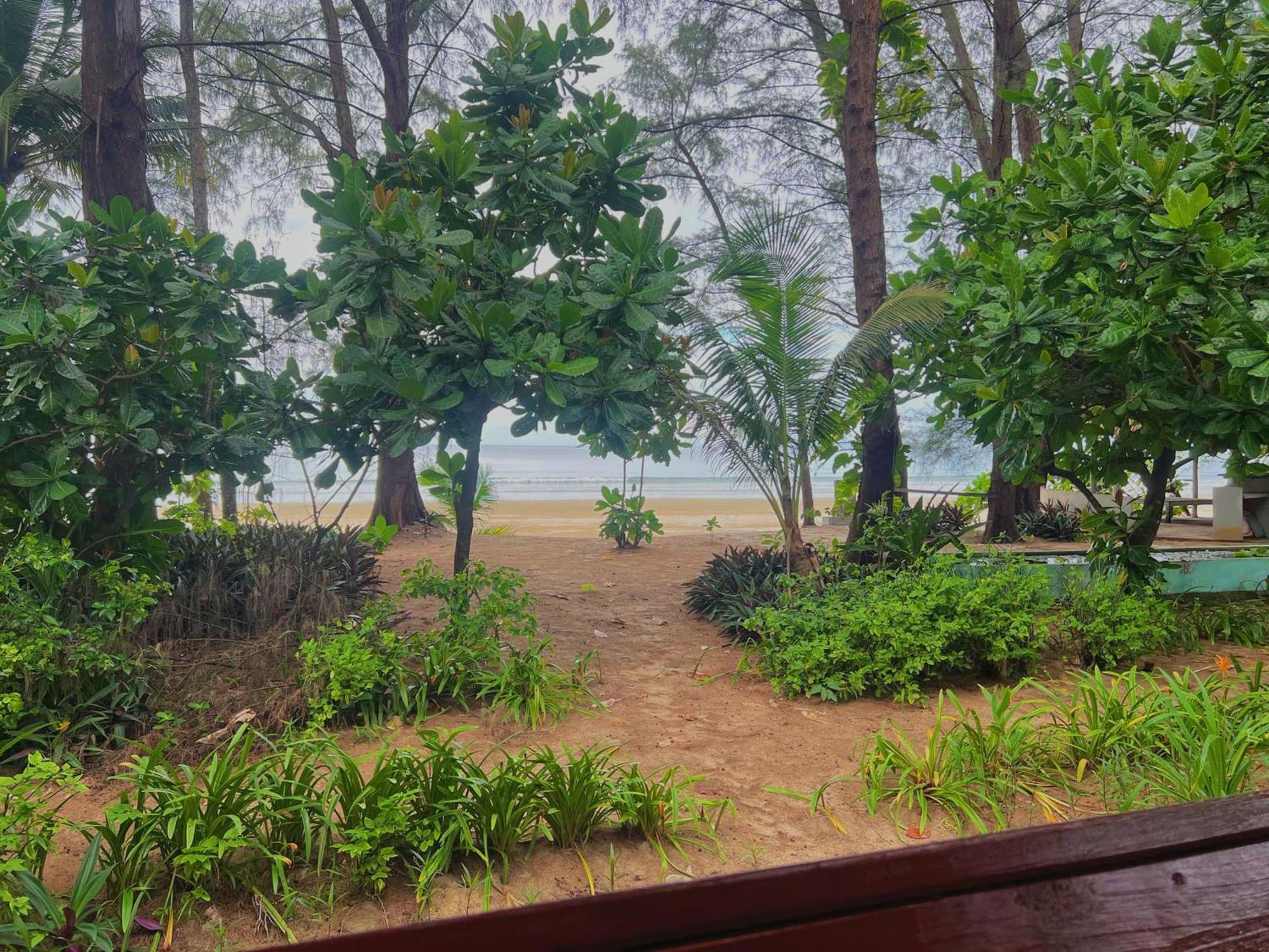 Resort Phayam Coconut