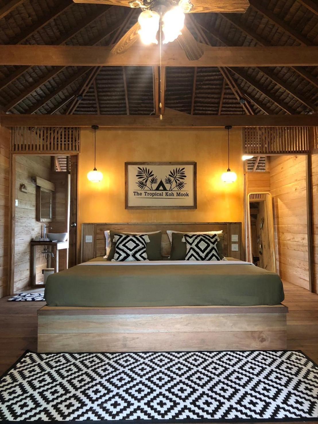 The Tropical Lodge *