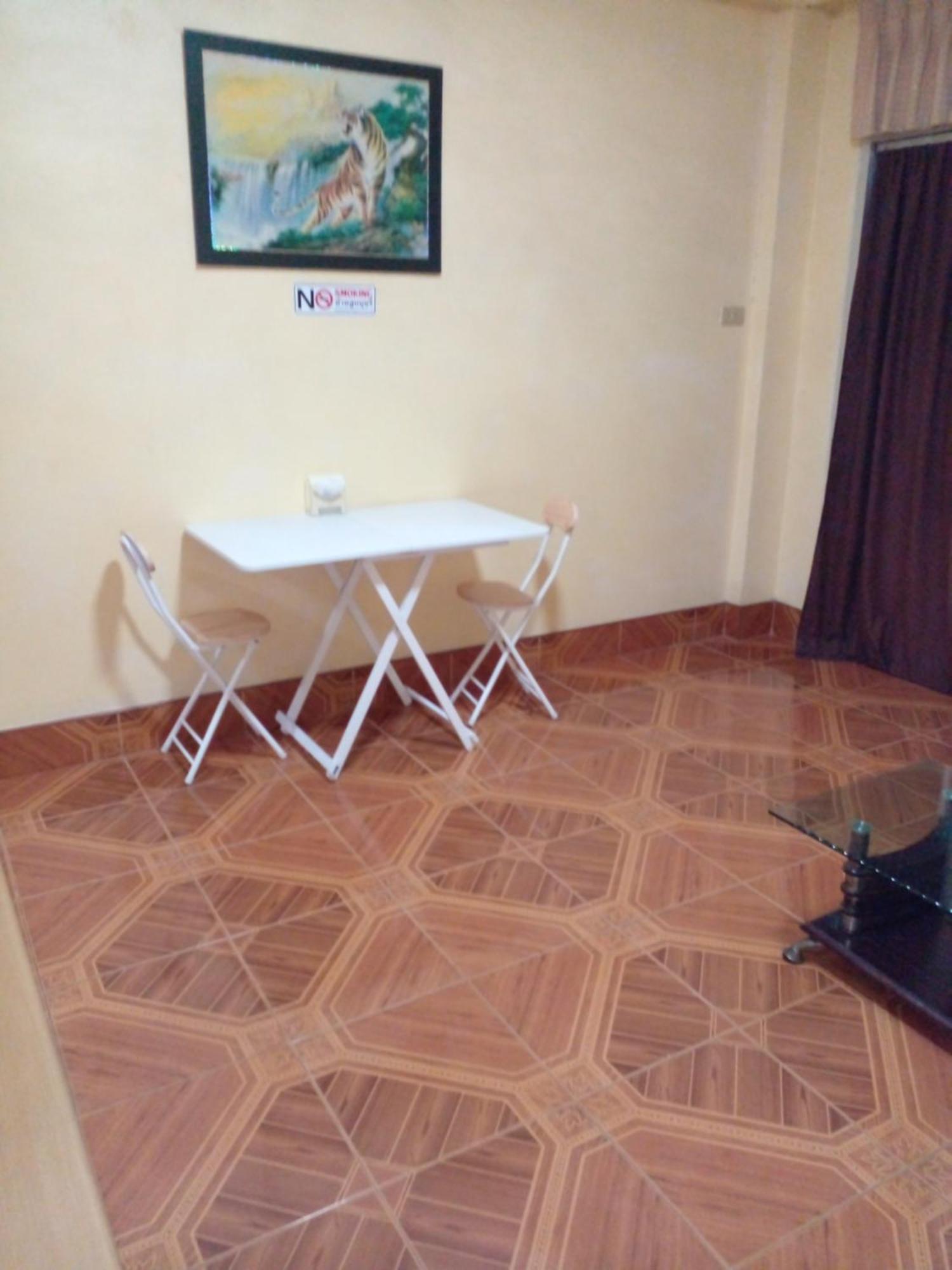 Lucky Guest house *