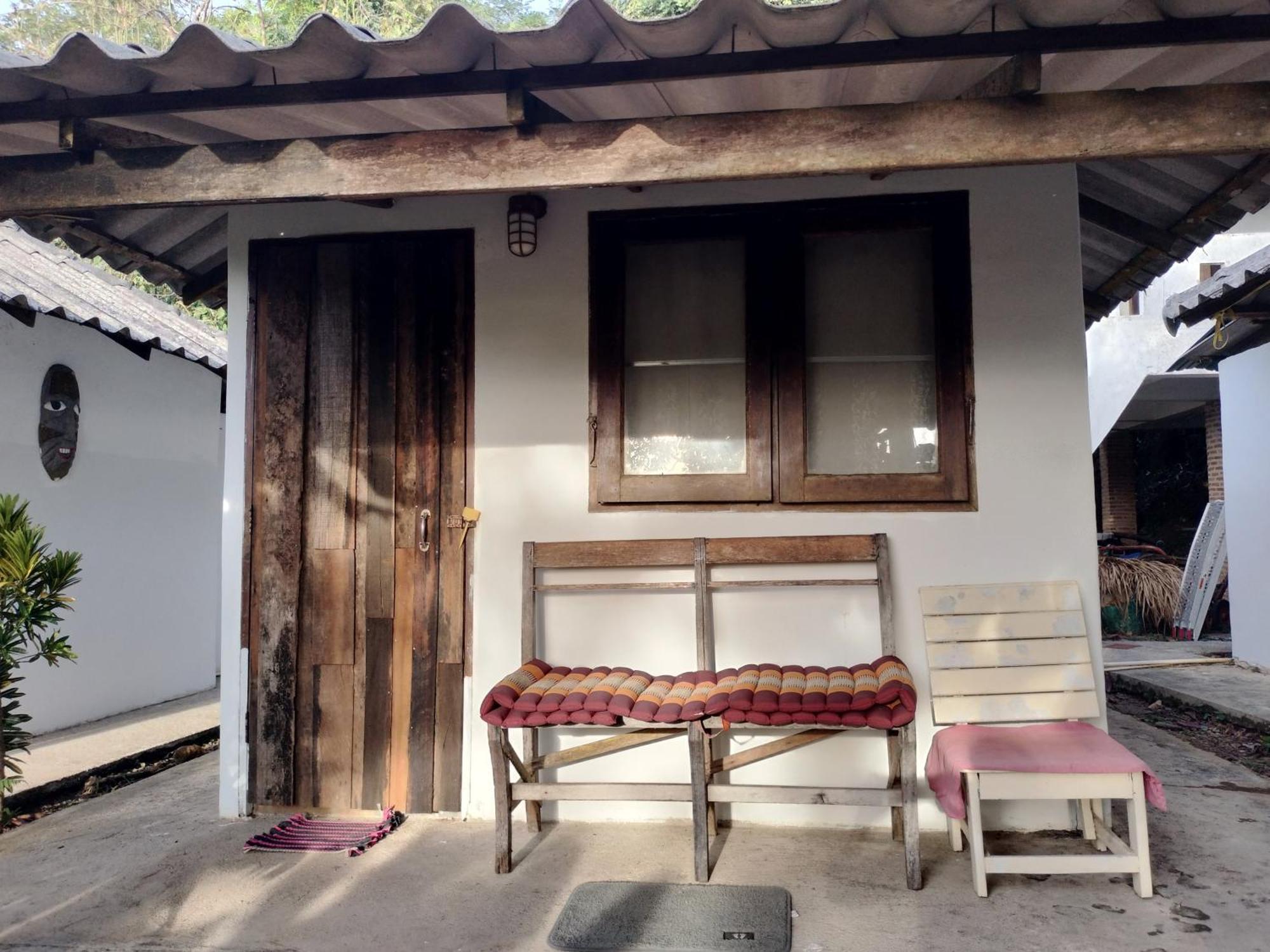 Mountain Jungalows, Koh Chang Homestay Trat